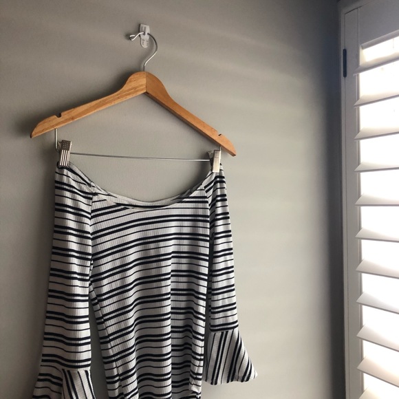 Body suit with bell sleeves - Picture 2 of 2